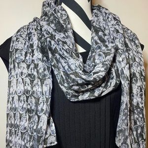 H & M - Black and gray skull scarf